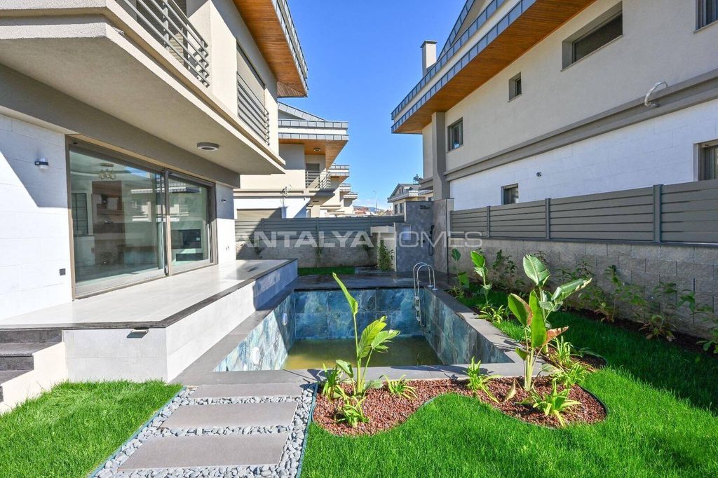 Property photo 1 of 51