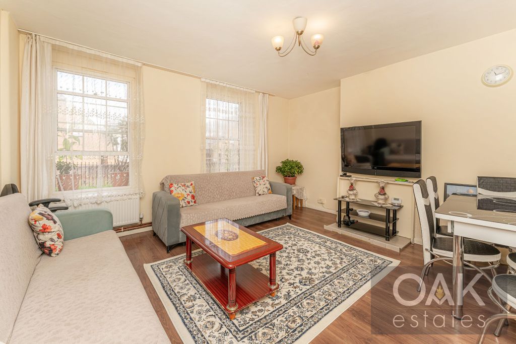 Property photo 3 of 9