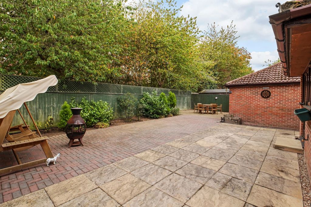 Property photo 3 of 32