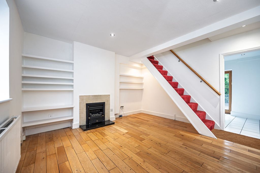 Property photo 3 of 8