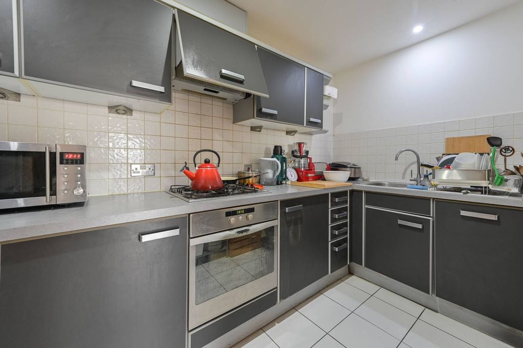 Property photo 3 of 10