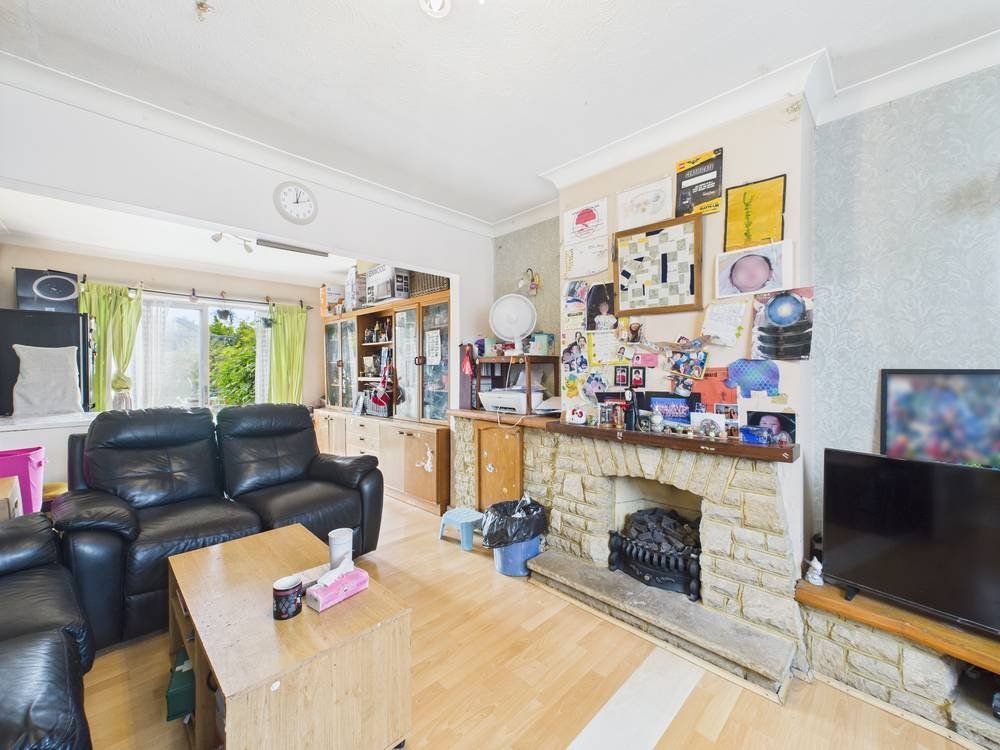 Property photo 2 of 15 Picture No. 12