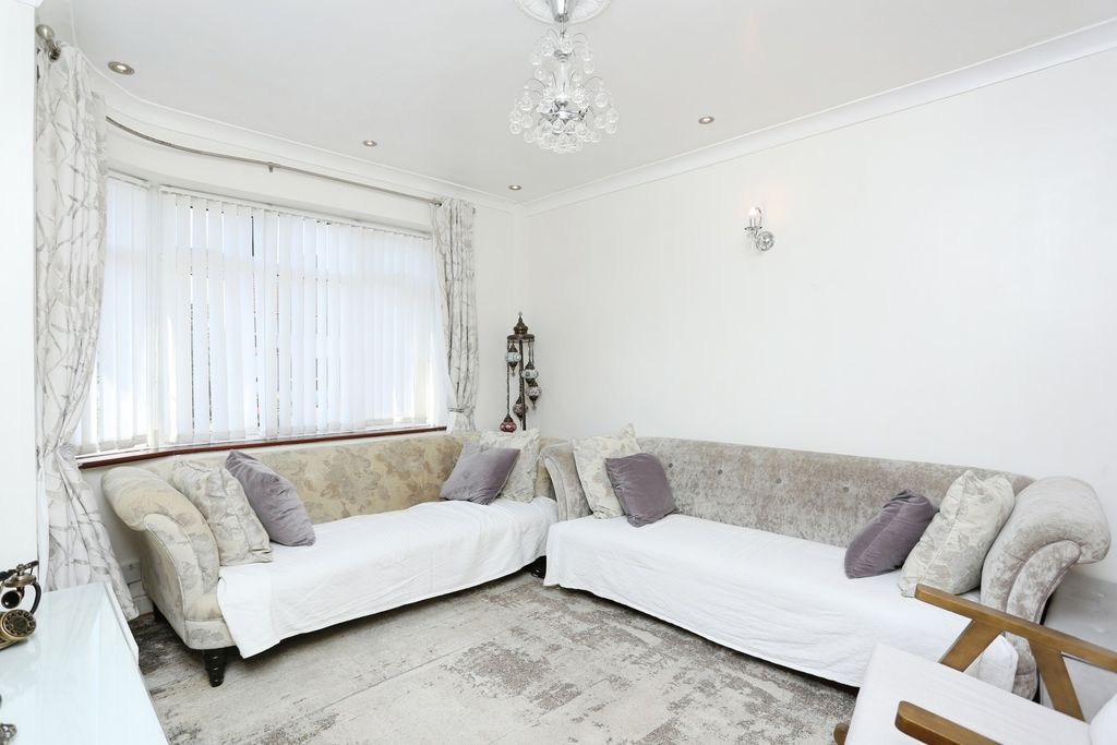 Property photo 3 of 16 Photo