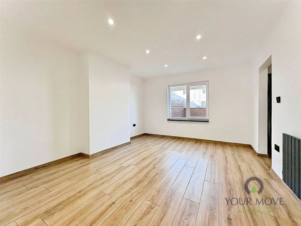 Property photo 2 of 26 Picture No. 17
