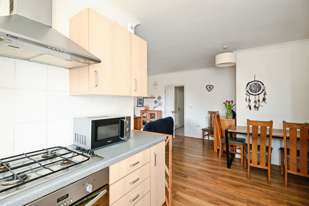 Property photo 3 of 13