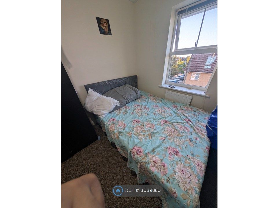 Property photo 2 of 18 2nd Bedroom