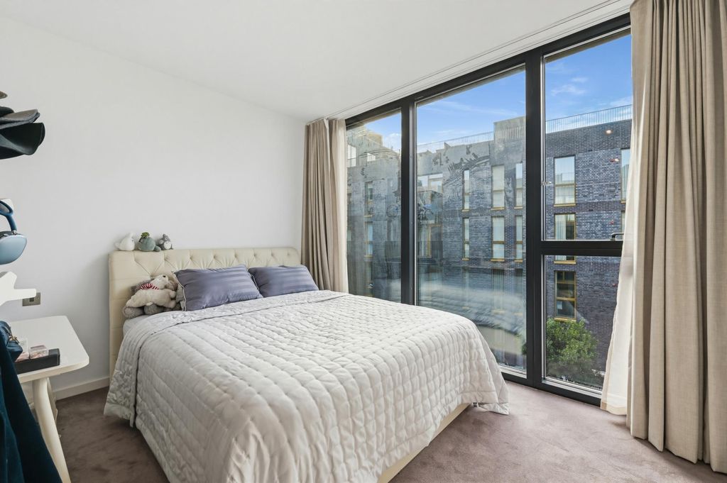 Property photo 3 of 11