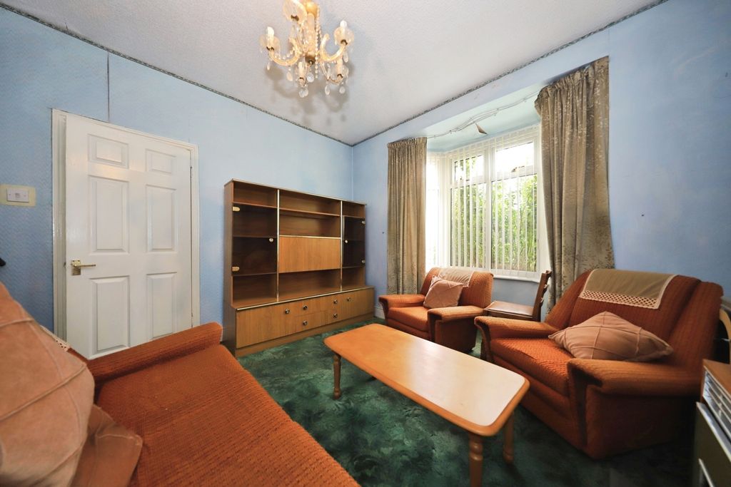 Property photo 2 of 13 Lounge