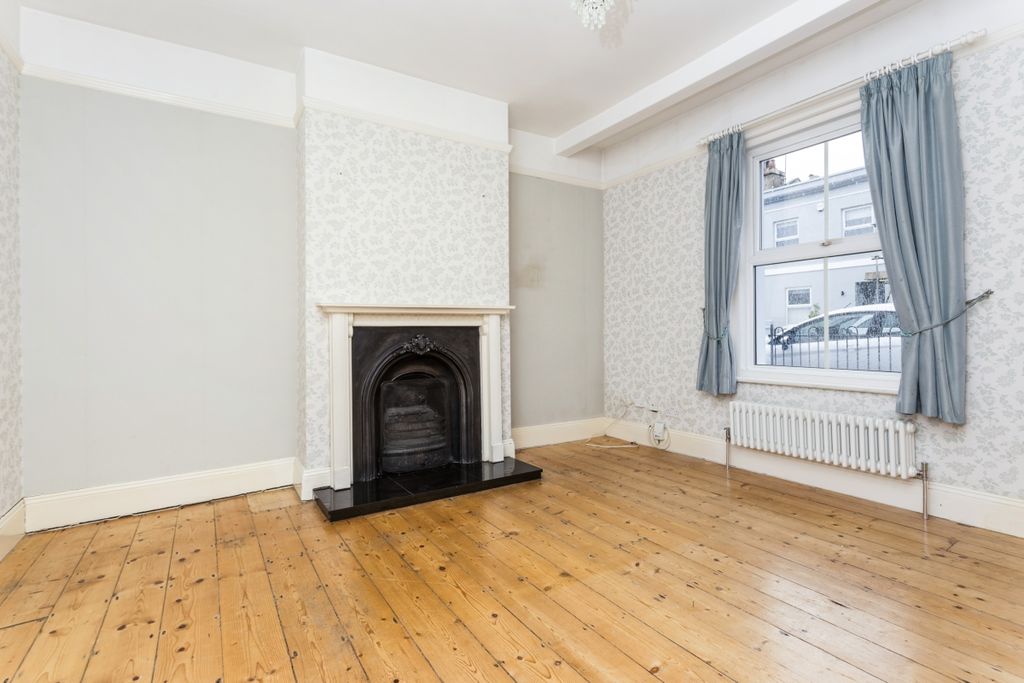 Property photo 2 of 16