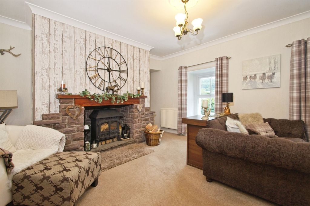 Property photo 2 of 42