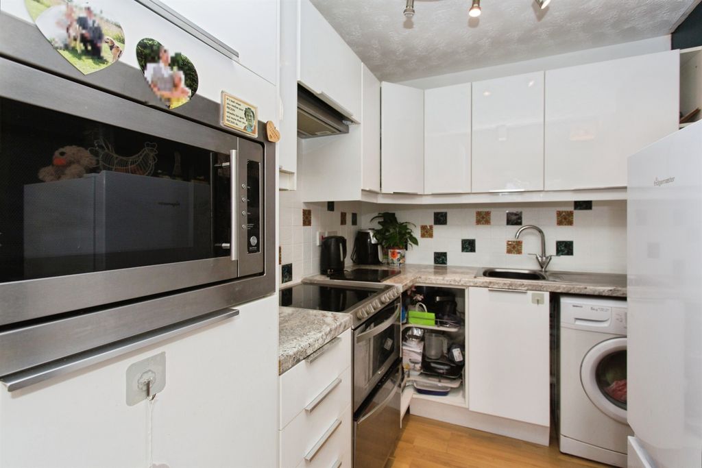 Property photo 2 of 9