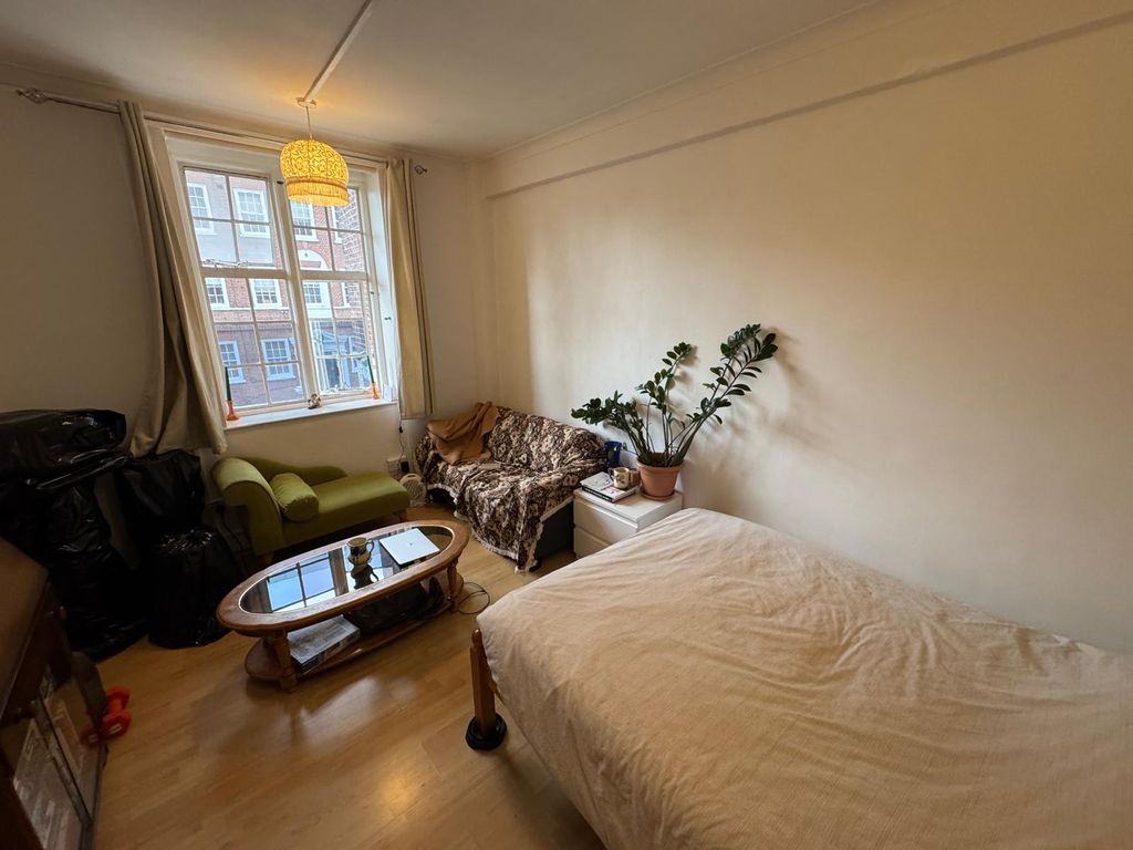 Property photo 1 of 4