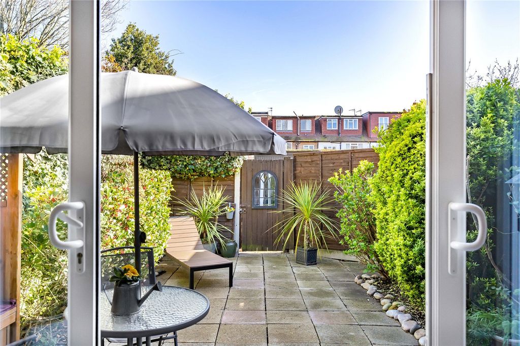 Property photo 3 of 15 Garden