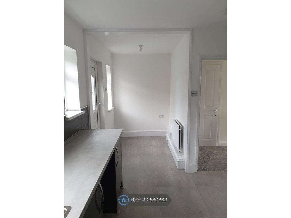 Property photo 3 of 11 Kitchen, View 1
