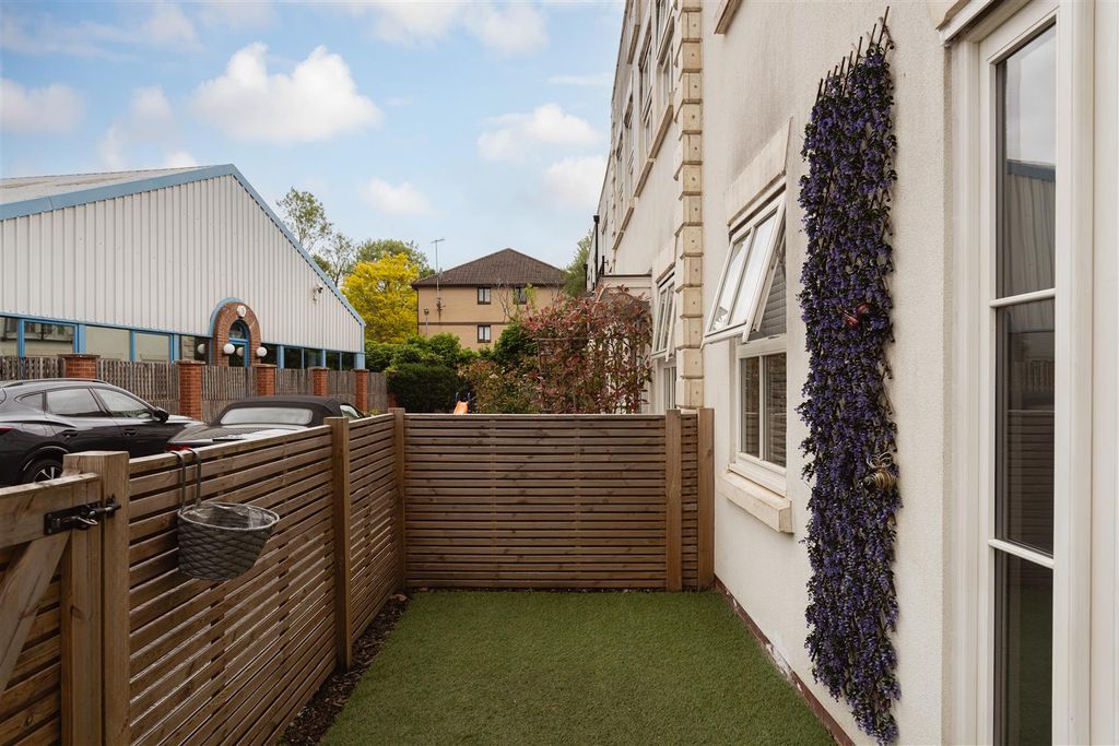 Property photo 2 of 12 10.Jpg