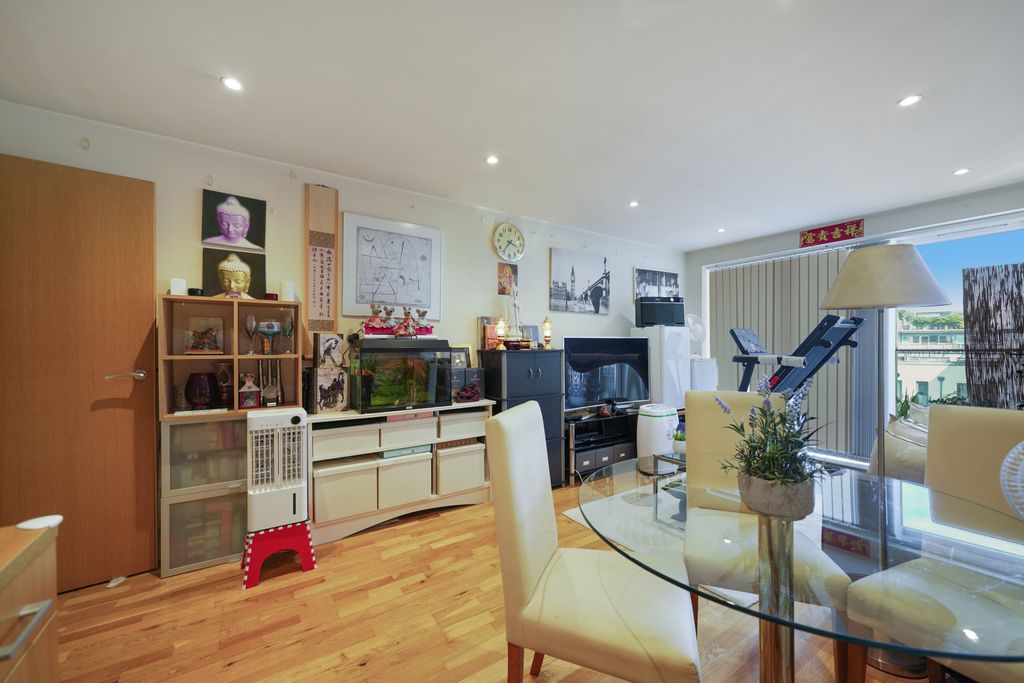 Property photo 1 of 7 Flat 52, 197 Long Lane - He9E8Ov6Zcyizrckwuu5