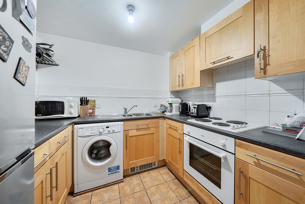 Property photo 2 of 13 1456276-2-6A01E1B...
