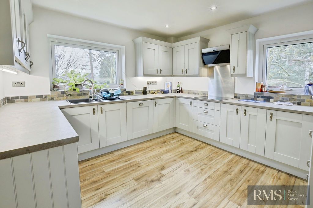 Property photo 2 of 13 Photo 9