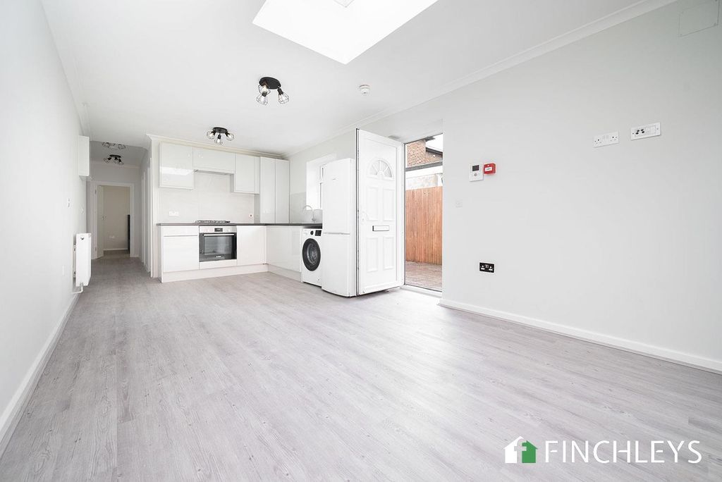 Property photo 3 of 14 W (4).Jpg