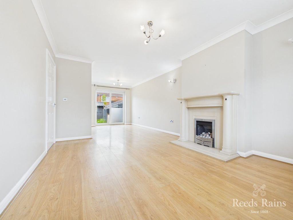 Property photo 3 of 16 Sitting/Dining Room