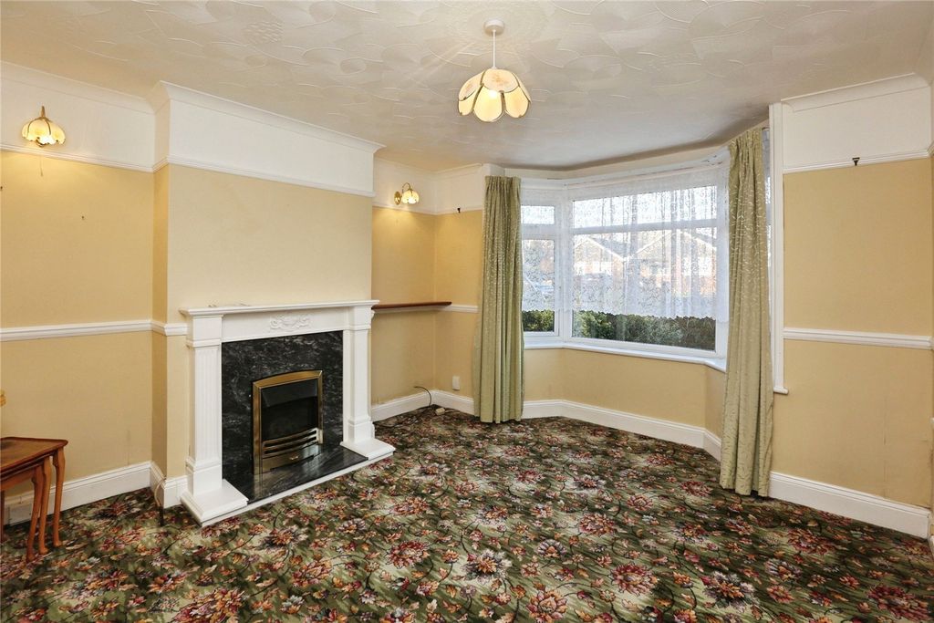 Property photo 2 of 18 Picture No. 12