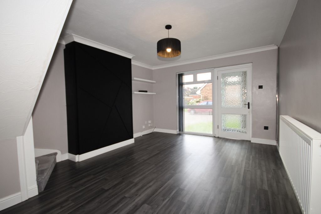 Property photo 2 of 10 Living Room