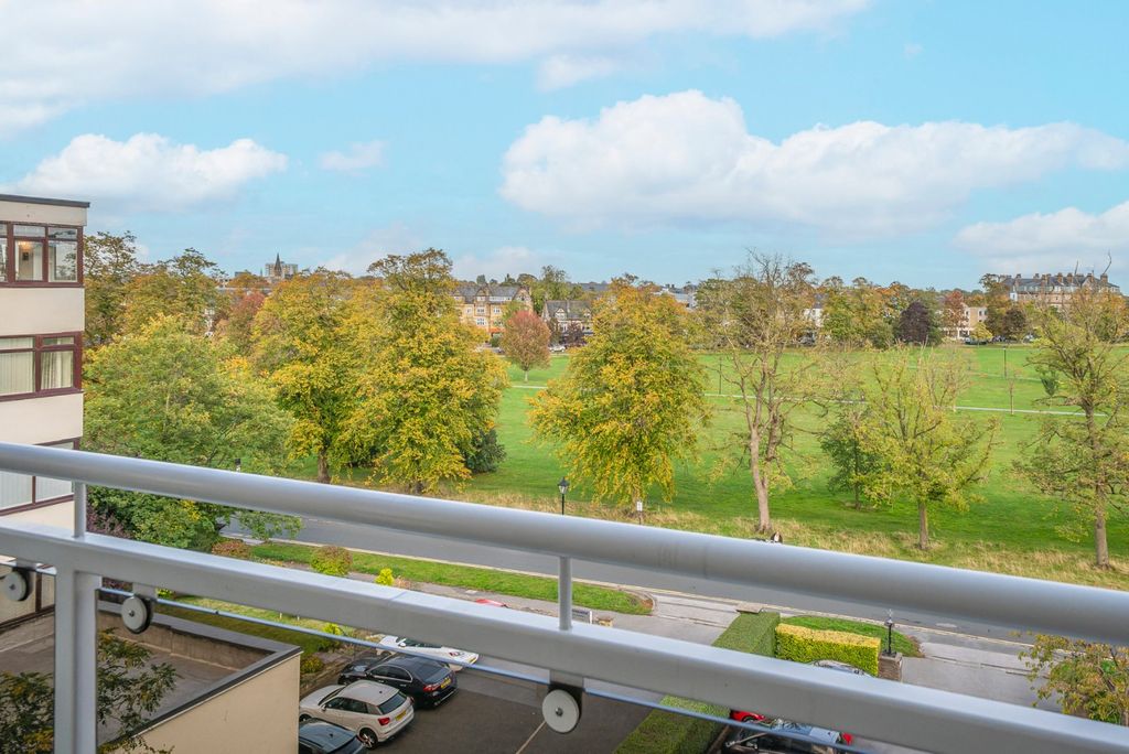 Property photo 2 of 18 Picture No. 12