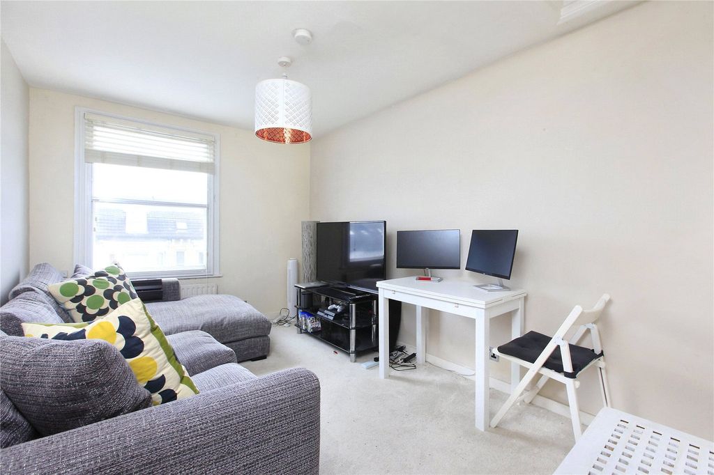 Property photo 1 of 6
