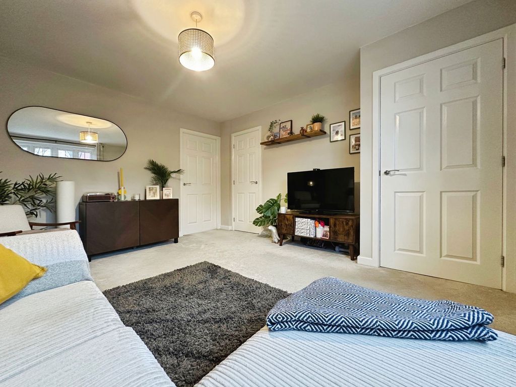 Property photo 3 of 31