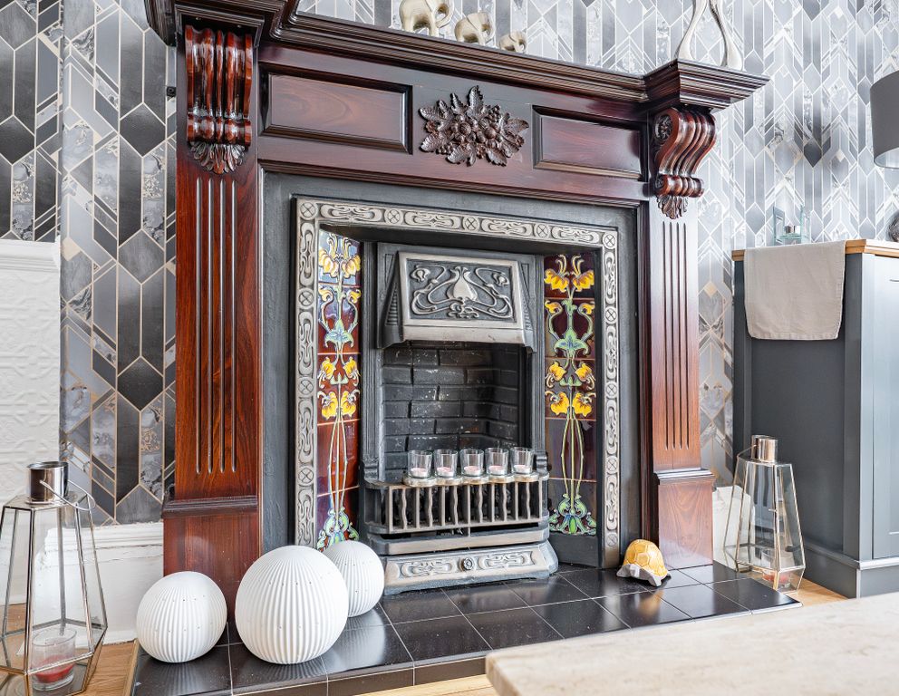 Property photo 3 of 42