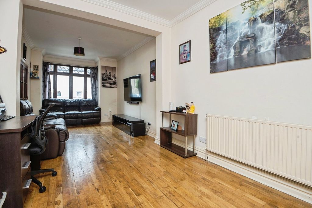 Property photo 2 of 16
