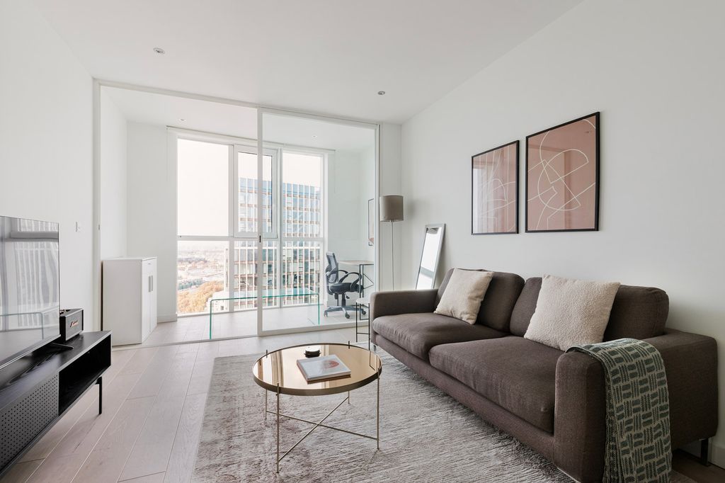 Property photo 1 of 32 Living Room