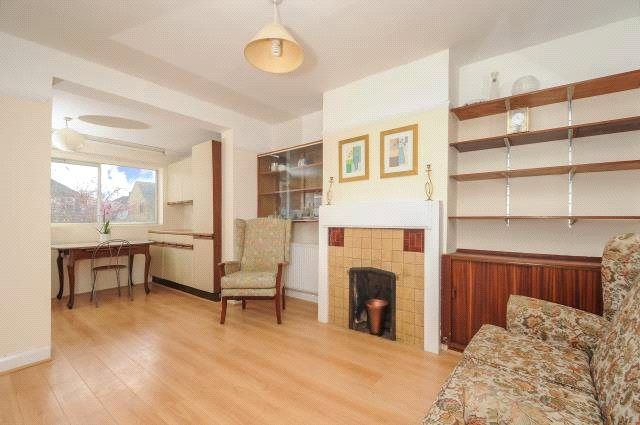 Property photo 3 of 9 Interanal View 1