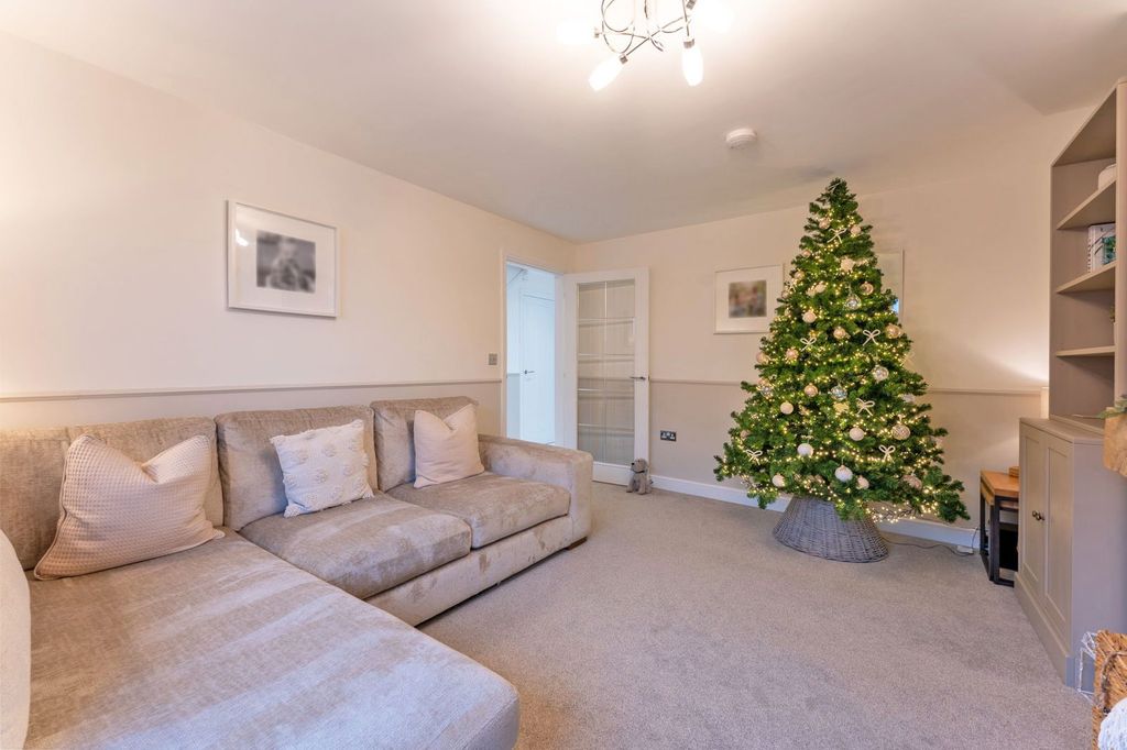 Property photo 3 of 21