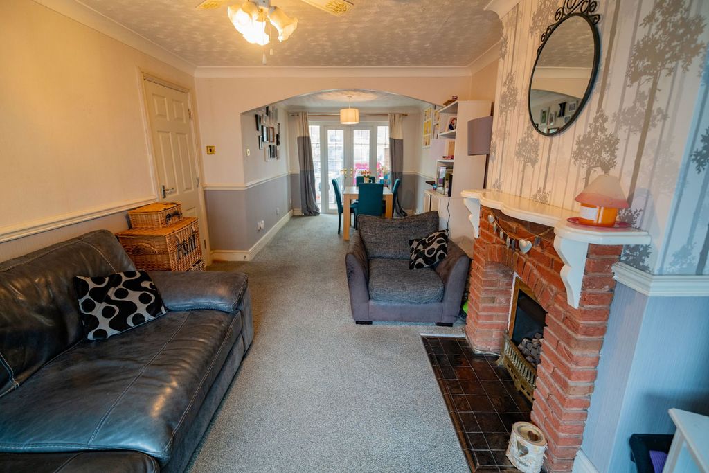 Property photo 3 of 23