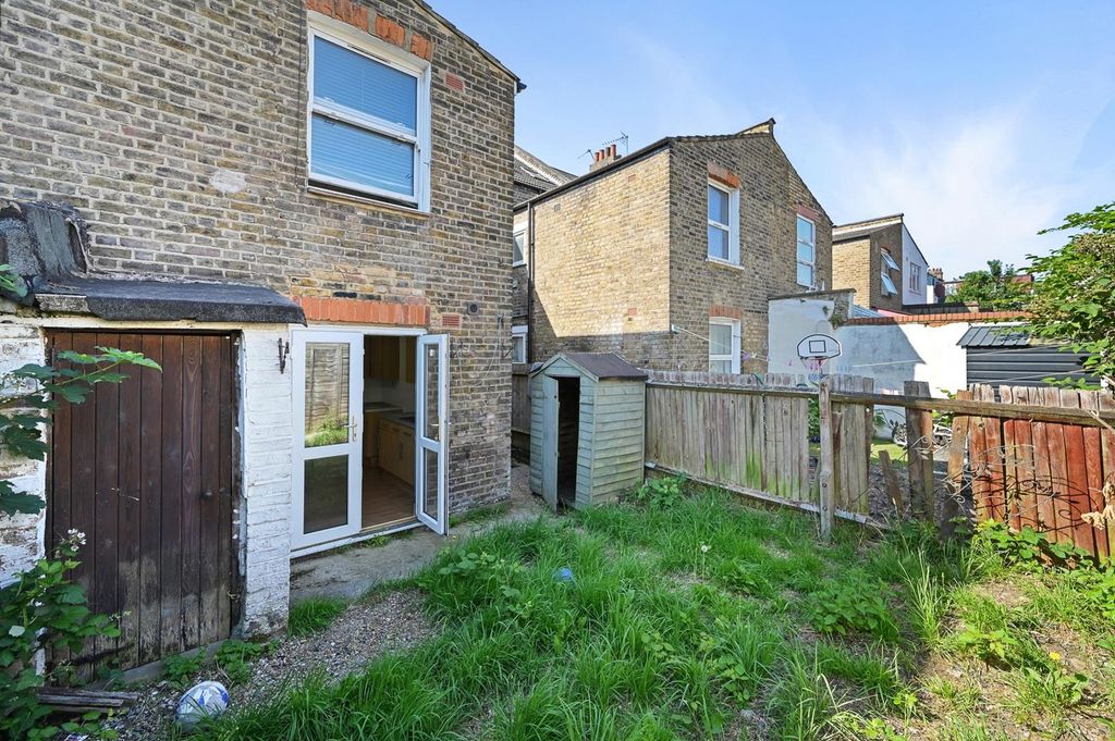 Property photo 2 of 9