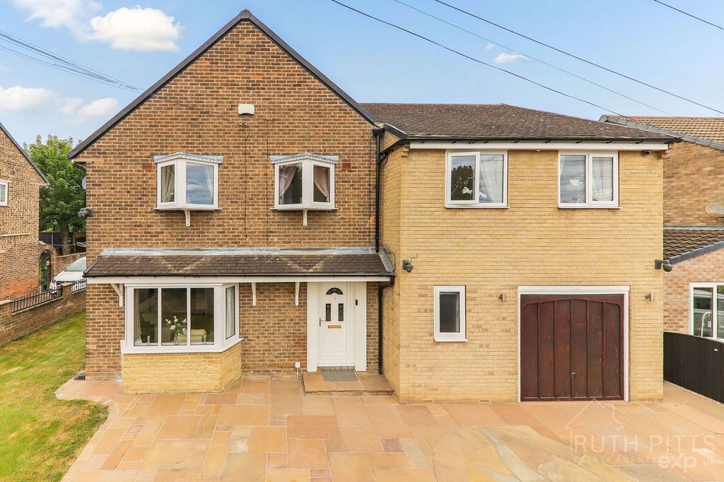 Property photo 1 of 36
