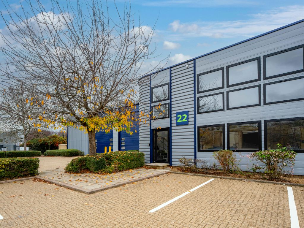 Property photo 1 of 7 22 Plover Close Newport Pagnell Milton Keynes Warehouse To Let.Jpg