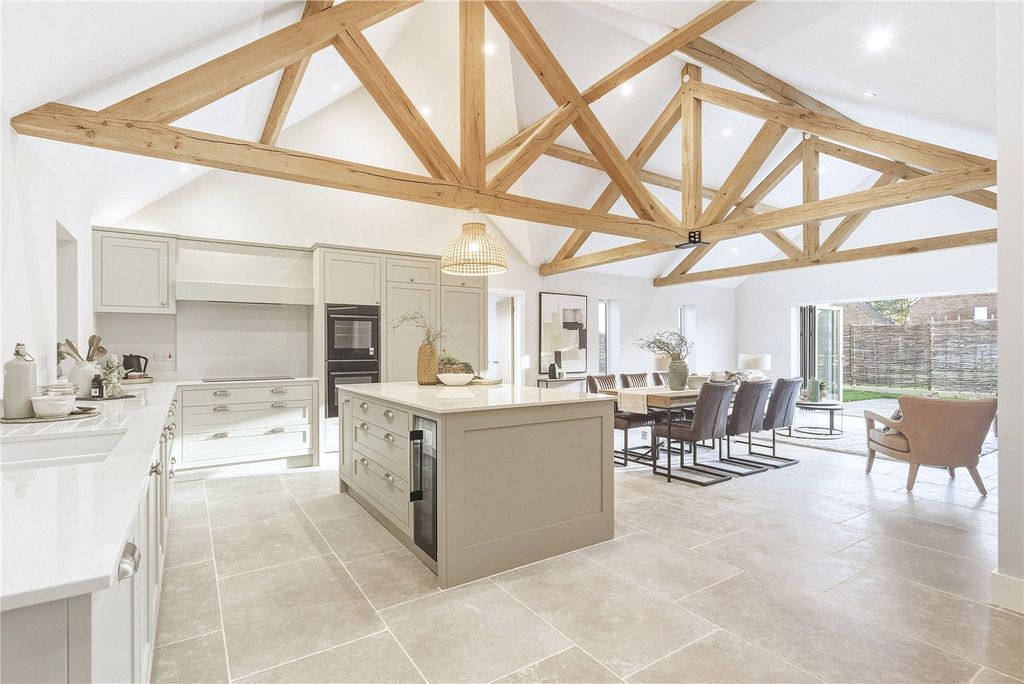 Property photo 1 of 48 Picture No. 82