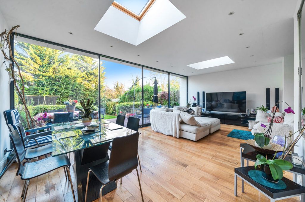 Property photo 3 of 21