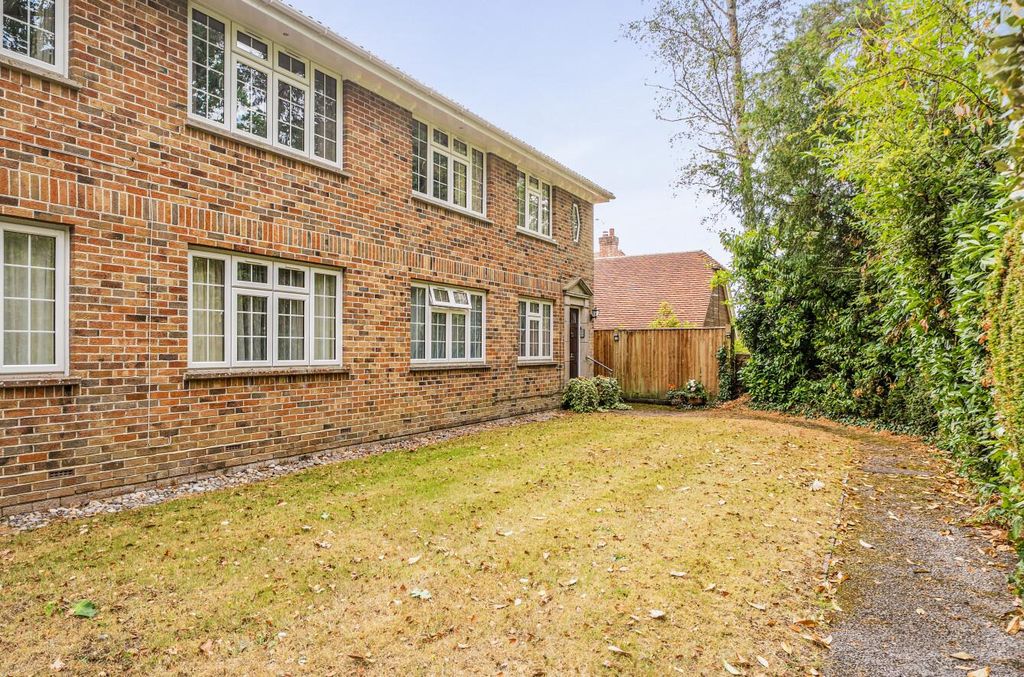 Property photo 1 of 16 Tithewood Close 3 (14).Jpg