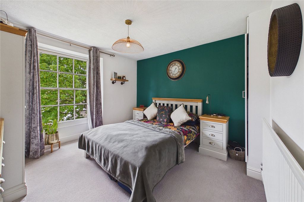 Property photo 2 of 19 Picture No. 08