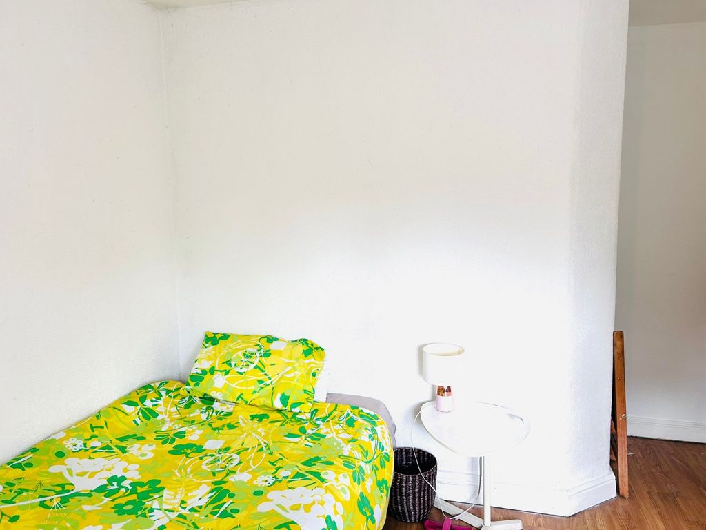 Property photo 1 of 3