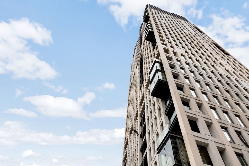 Property photo 2 of 4 Legacy Tower