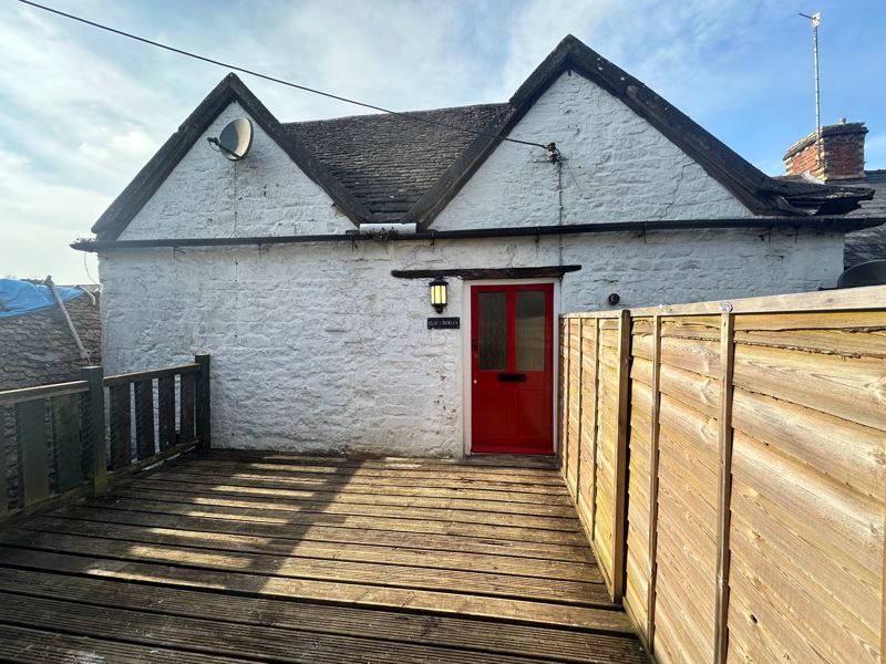 Property photo 2 of 7 External