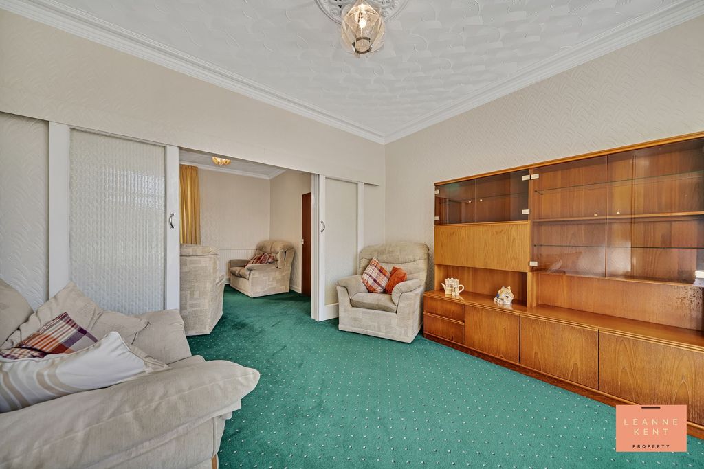 Property photo 3 of 34