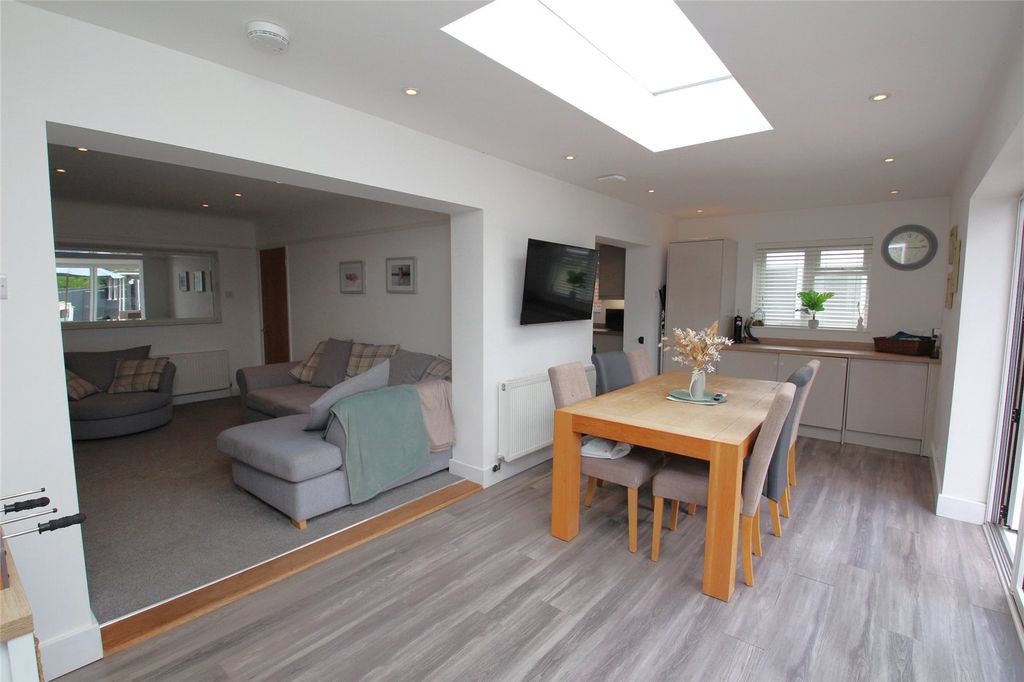 Property photo 3 of 21 Picture No. 09