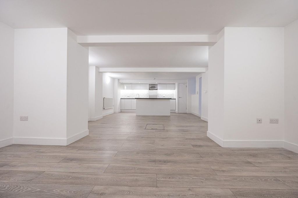 Property photo 3 of 12 Dsc_0119-Hdr.Jpg