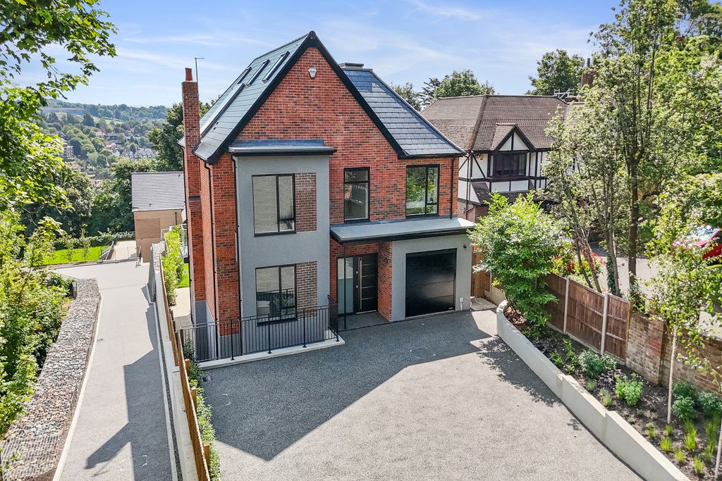 Property photo 1 of 18