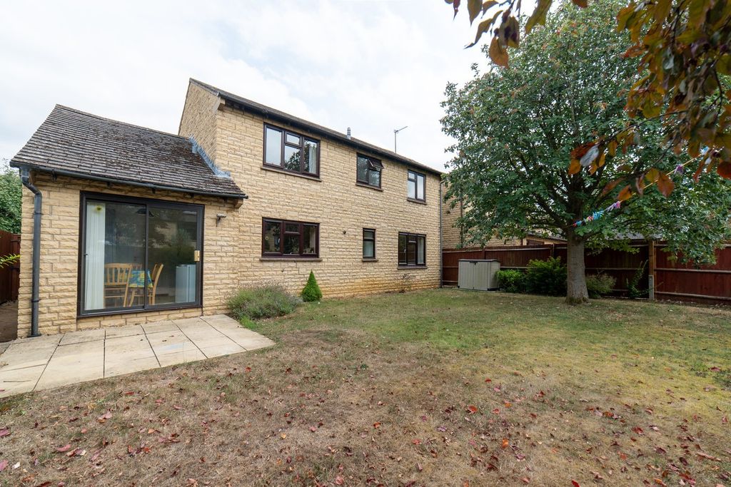 Property photo 2 of 19